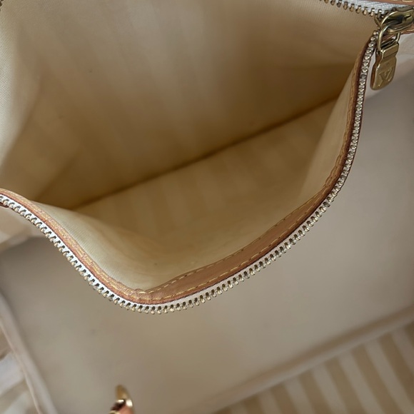 Like NEW LOUIS VUITTON Limited Edition  Monogram Rayures Neverfull MM $5000 - Picture 10 of 11